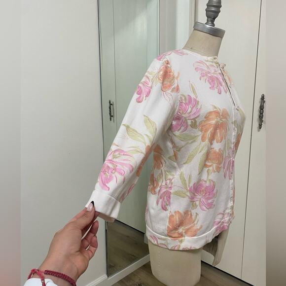 Croft & Barrow Woman Floral Pink Button Down 3/4 Sleeve Cardigan Sweater Medium - Picture 2 of 6